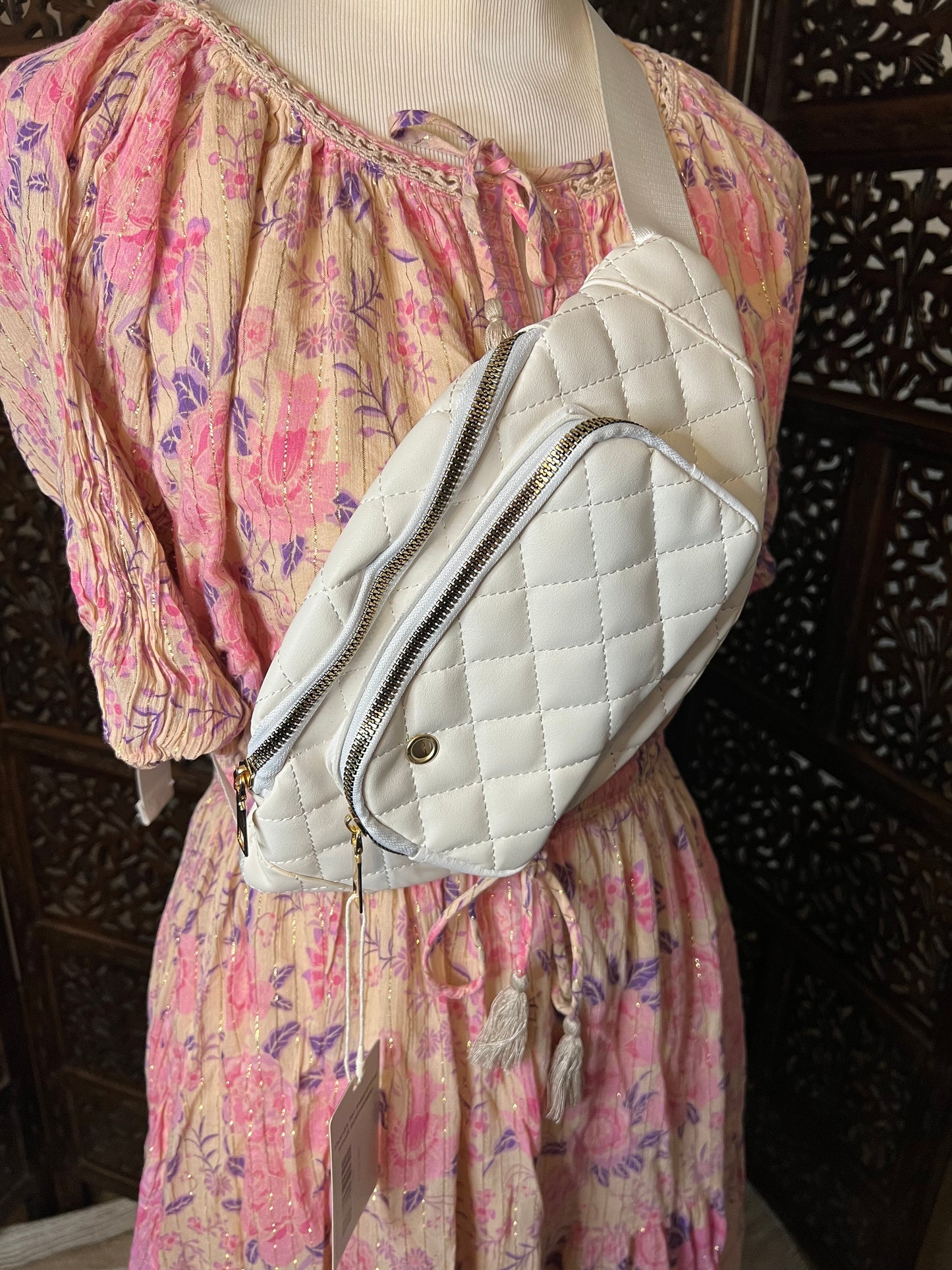 SAMPLE - The Amber Bag in White
