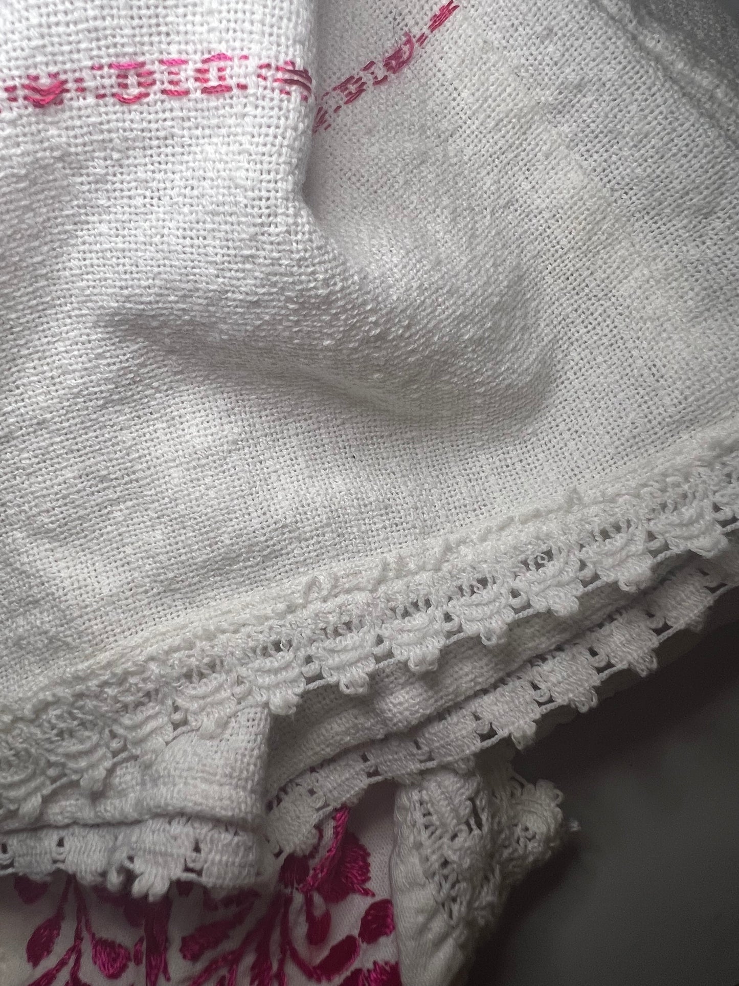 Vintage Mexican Floral Cotton Blouse in White and Pink