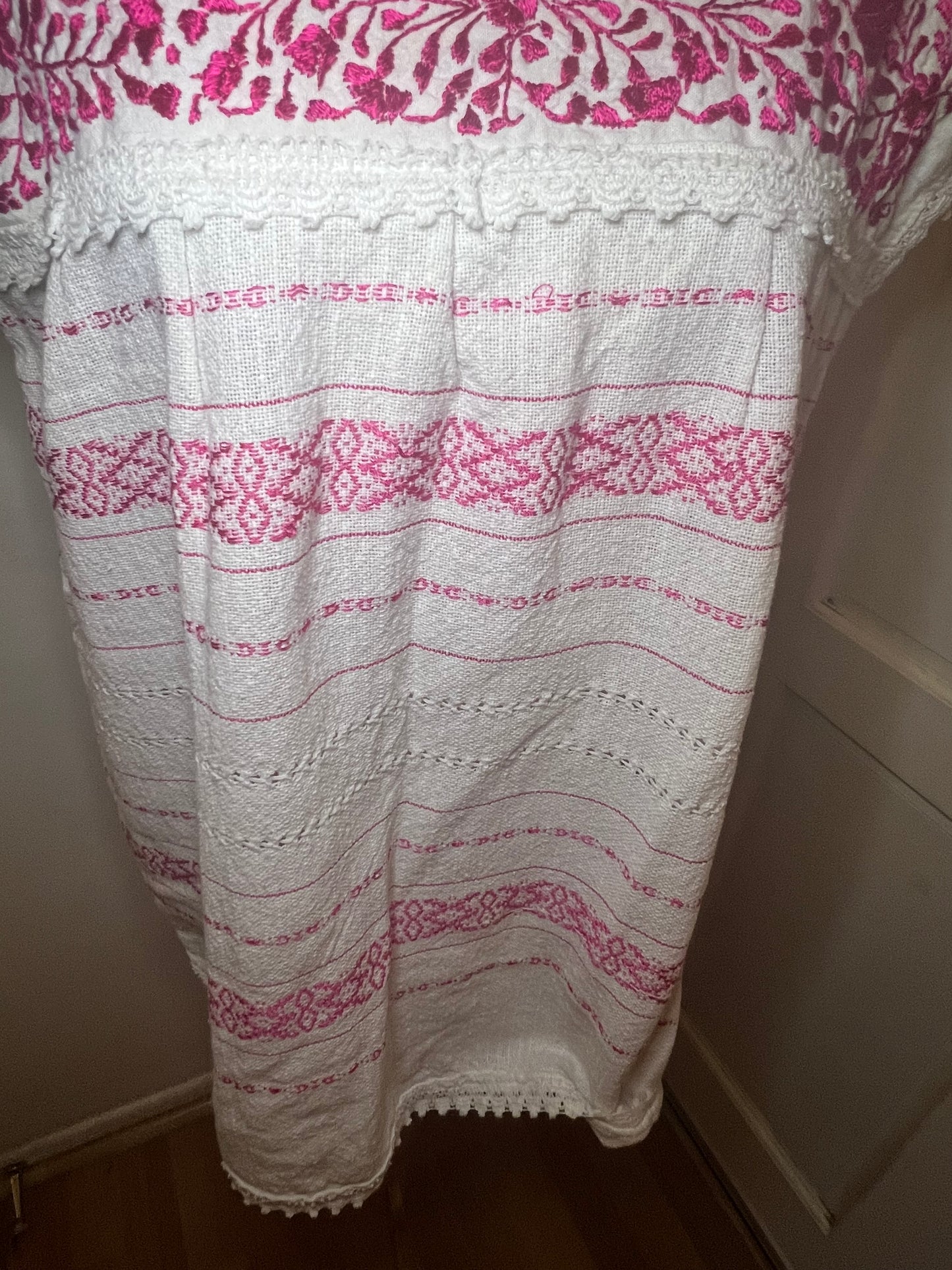 Vintage Mexican Floral Cotton Blouse in White and Pink