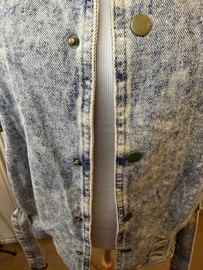 Amber Moon Revival: 100% Cotton Acid Washed Denim Belted Shirt Jacket