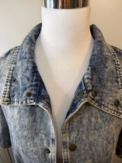Amber Moon Revival: 100% Cotton Acid Washed Denim Belted Shirt Jacket
