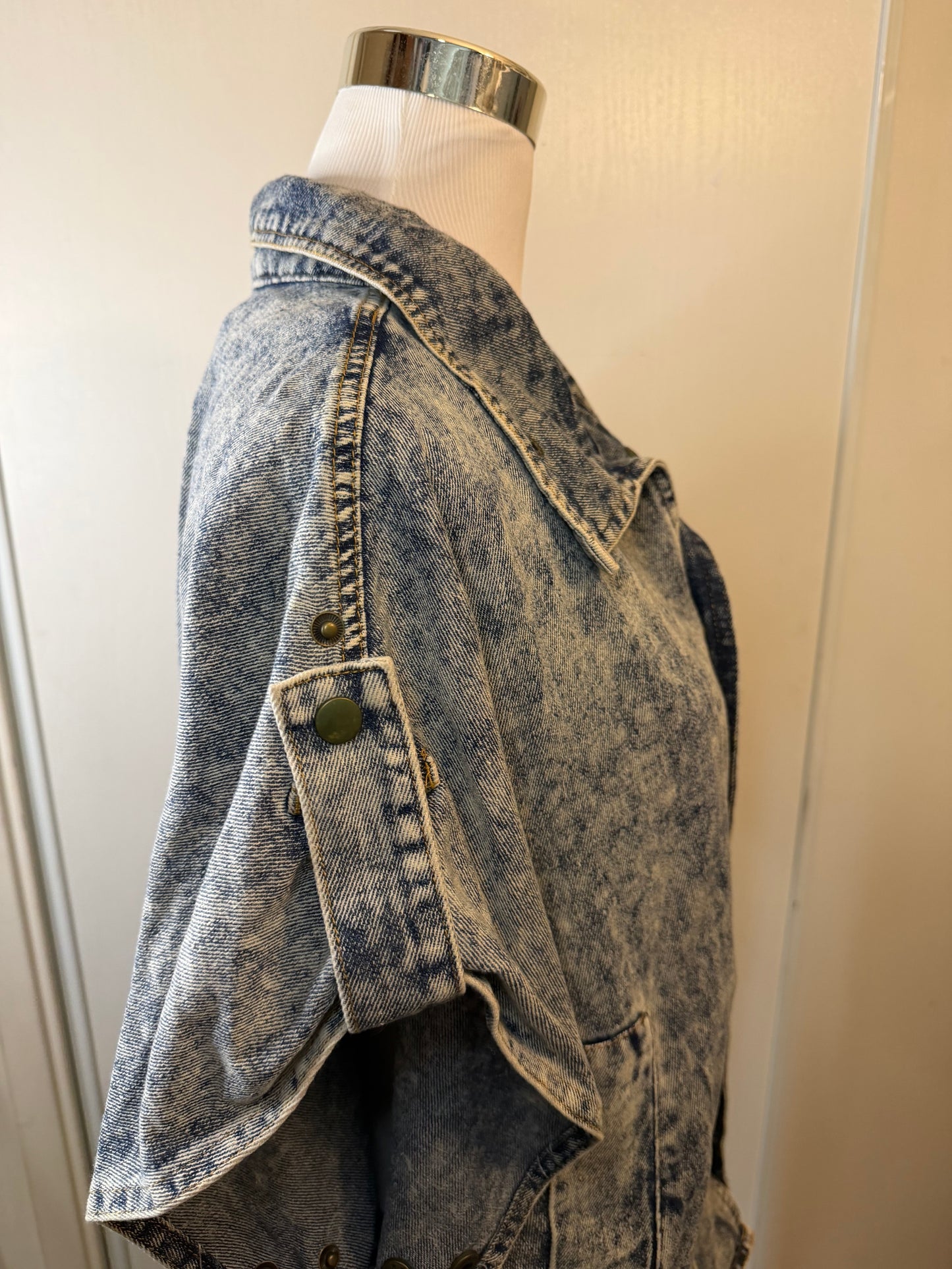 Amber Moon Revival: 100% Cotton Acid Washed Denim Belted Shirt Jacket