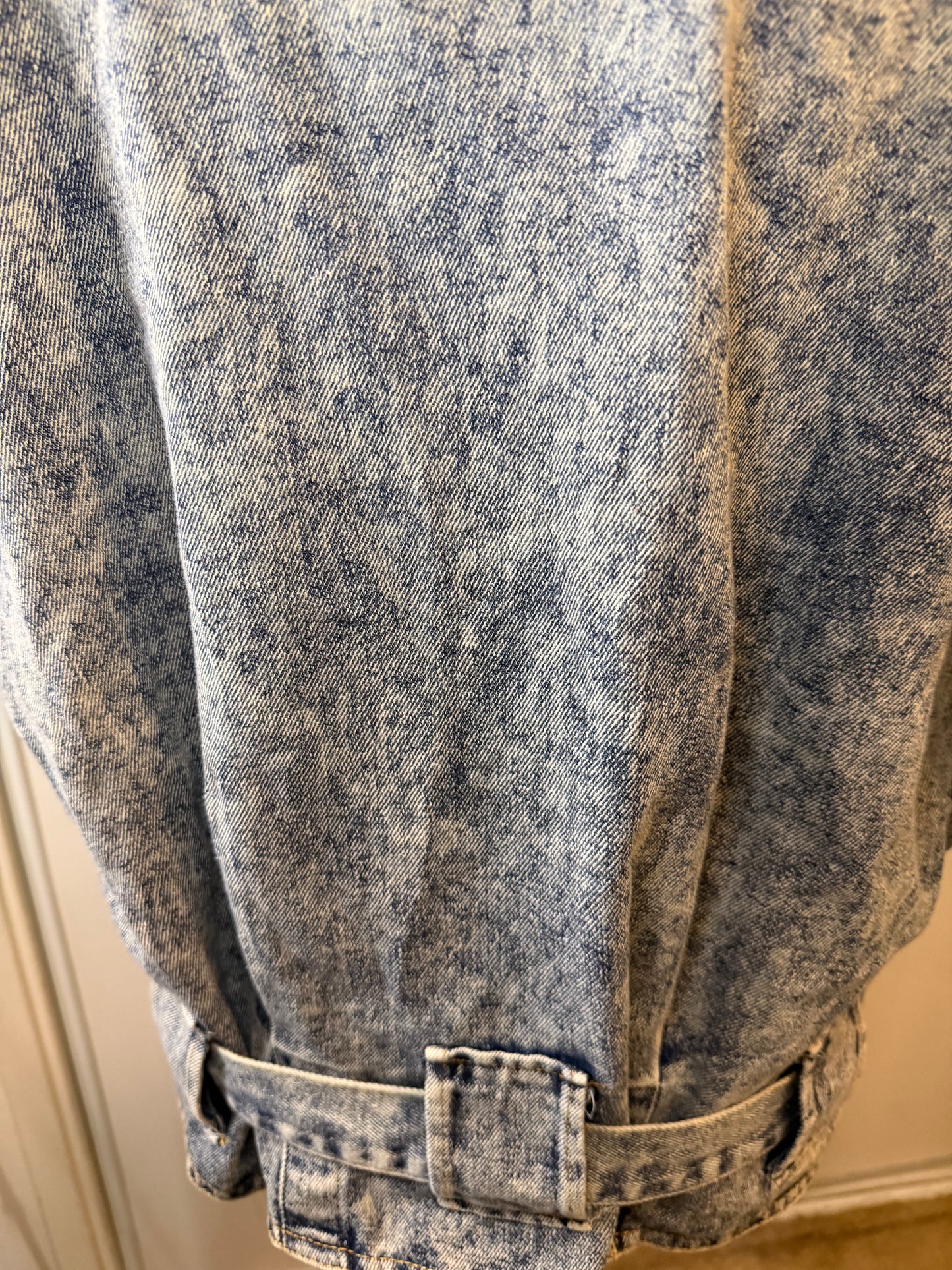 Amber Moon Revival: 100% Cotton Acid Washed Denim Belted Shirt Jacket