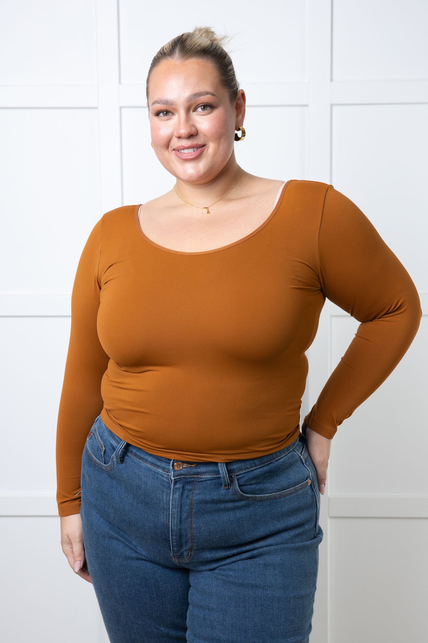 Amber Moon Basics: Seamless Reversible V-Neck Caramel