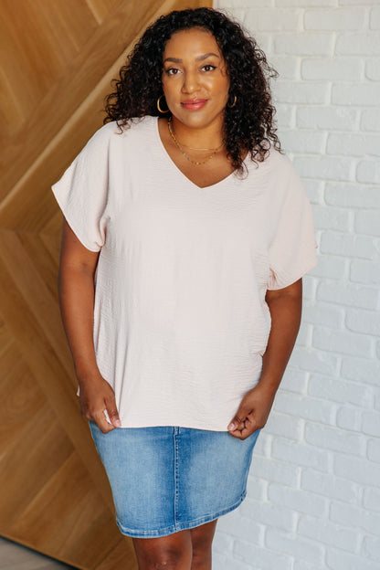 Amber Moon Basics V-Neck Top in Blush