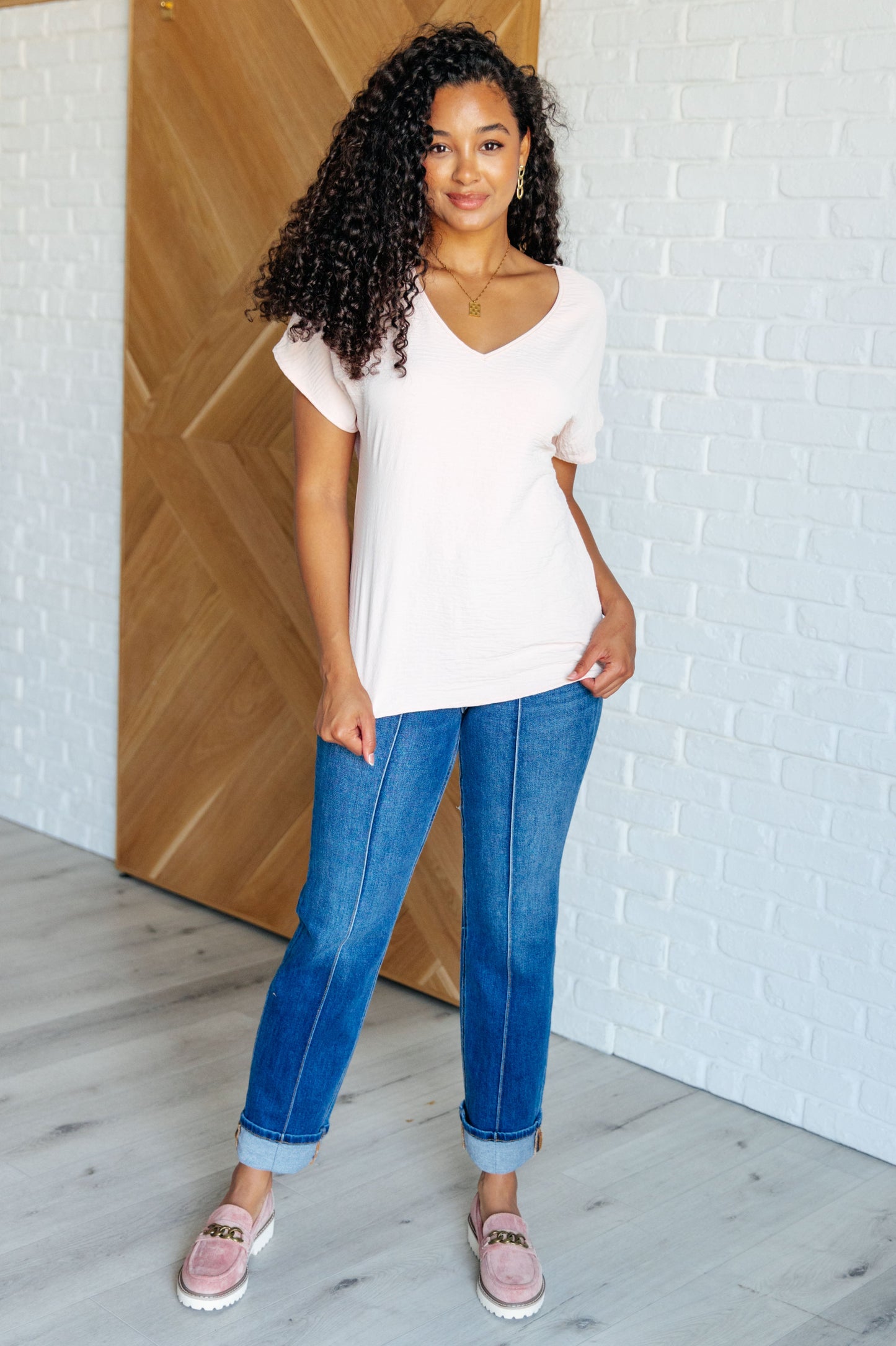 Amber Moon Basics V-Neck Top in Blush