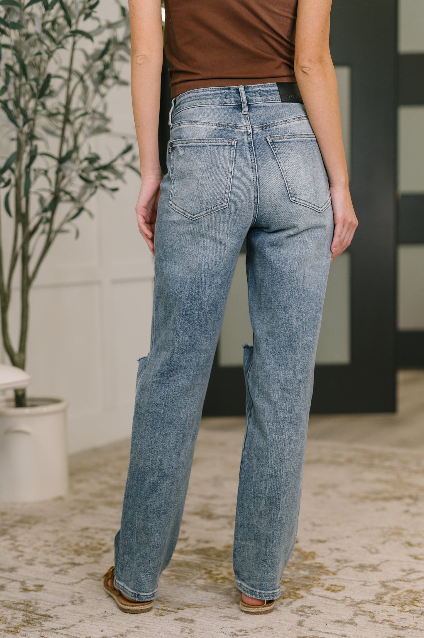 Kayla Distressed Straight Jeans