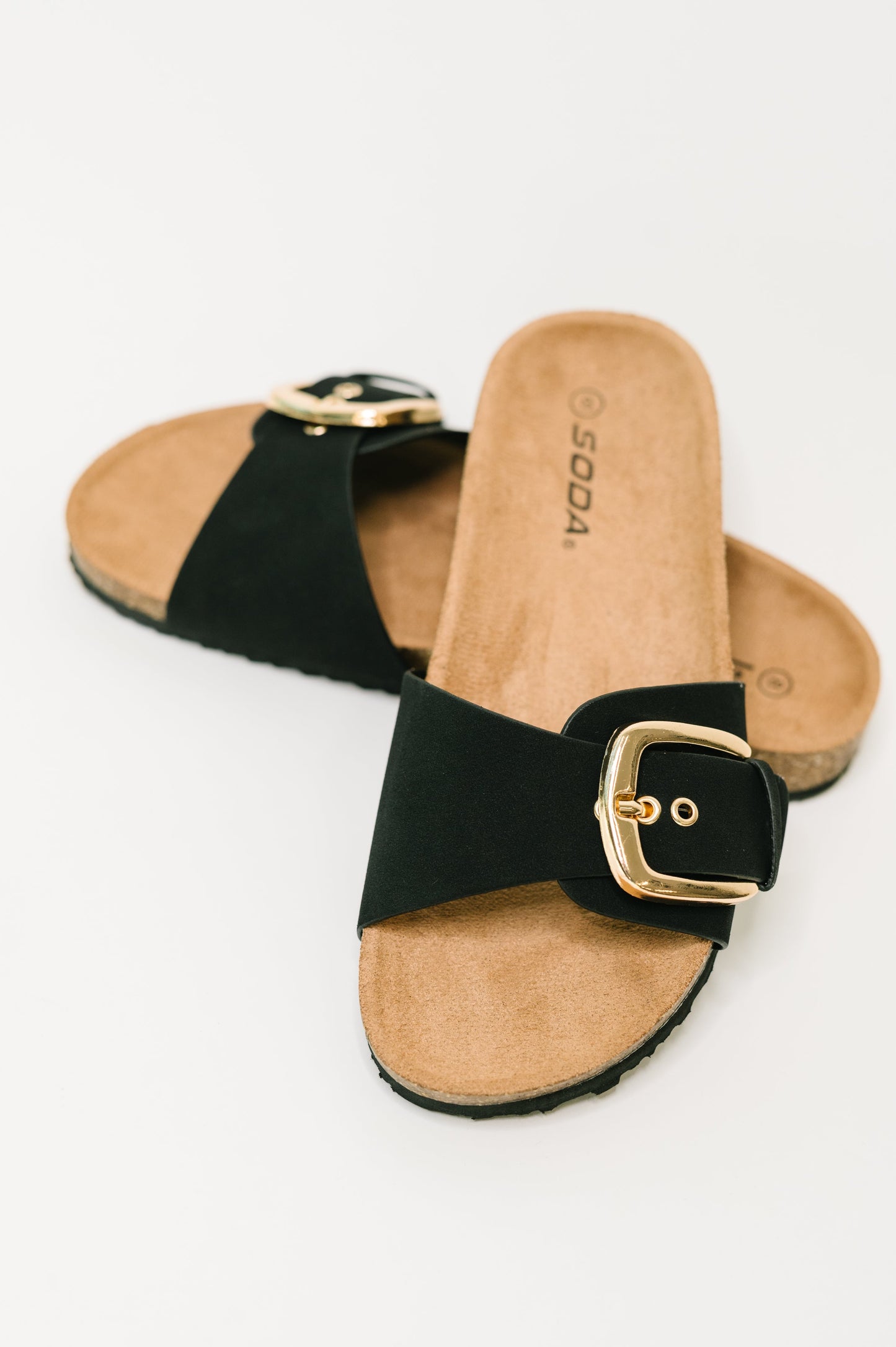 Lizzy Sandal in Black