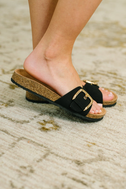 Lizzy Sandal in Black