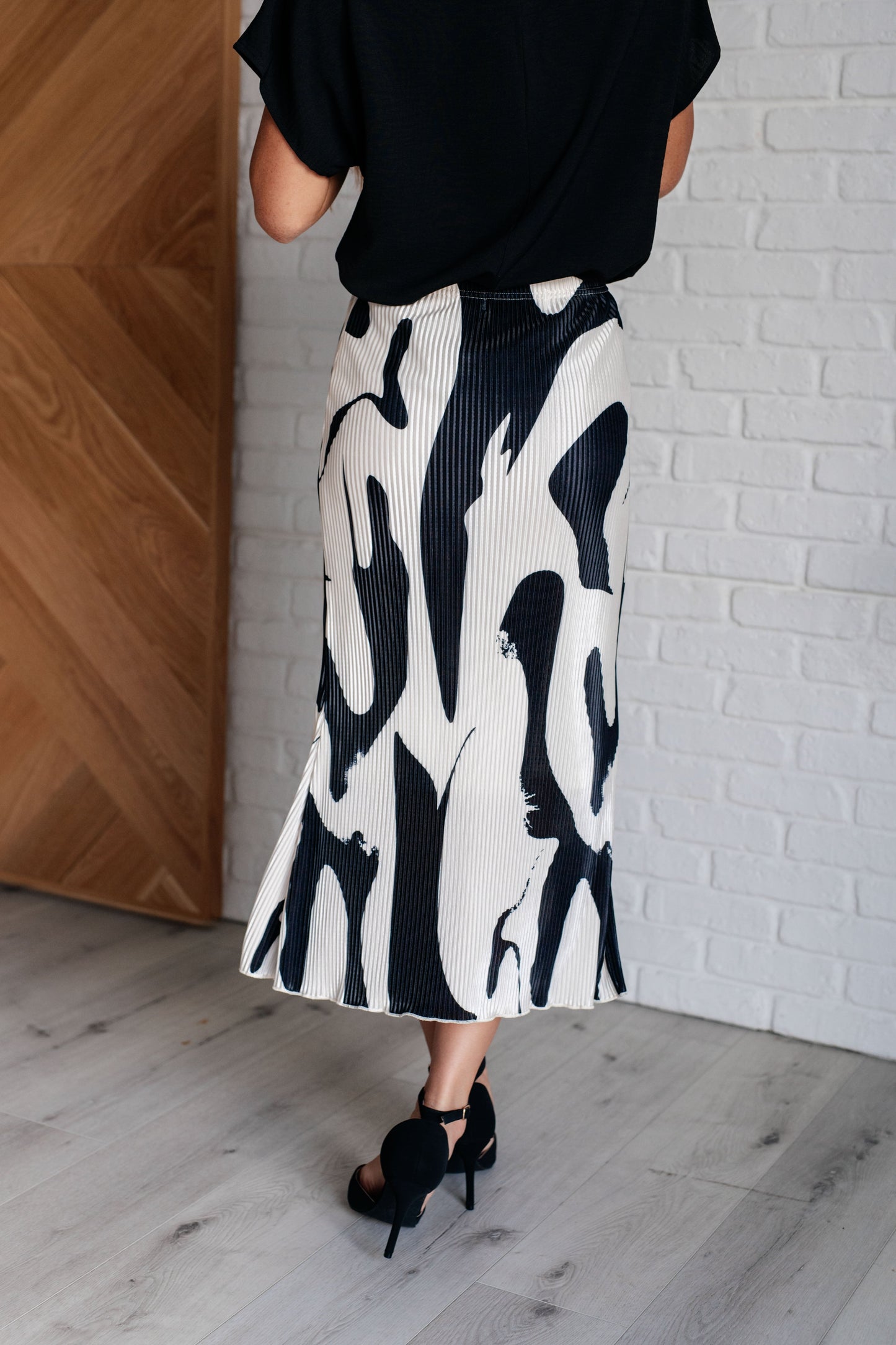 B & W Plisse Midi Skirt