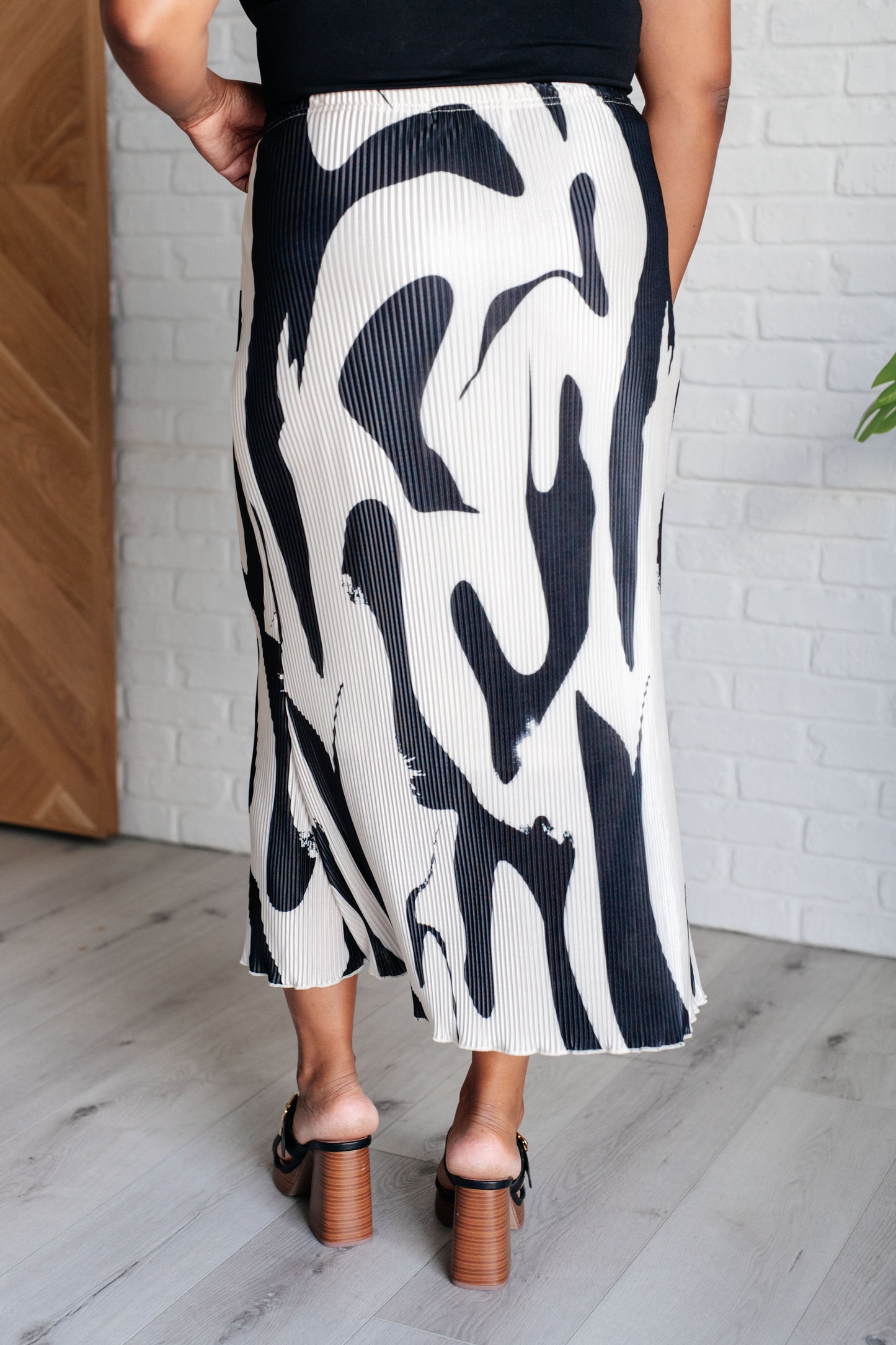 B & W Plisse Midi Skirt