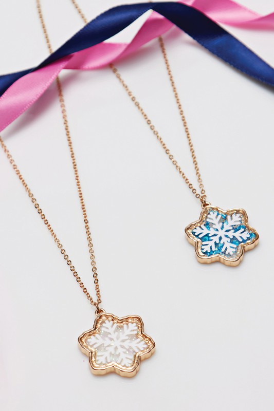 Snowflake Glitter Shaker Necklace