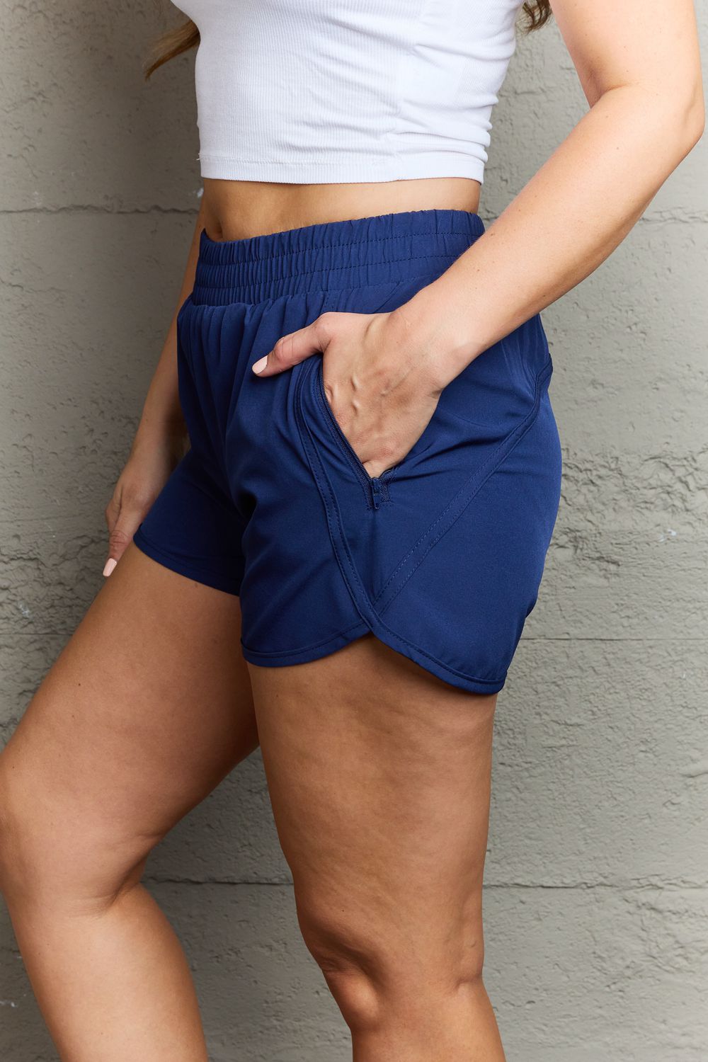 Tempe Shorts in Navy