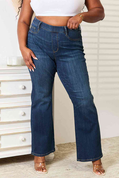 Elastic Waistband Straight Jeans