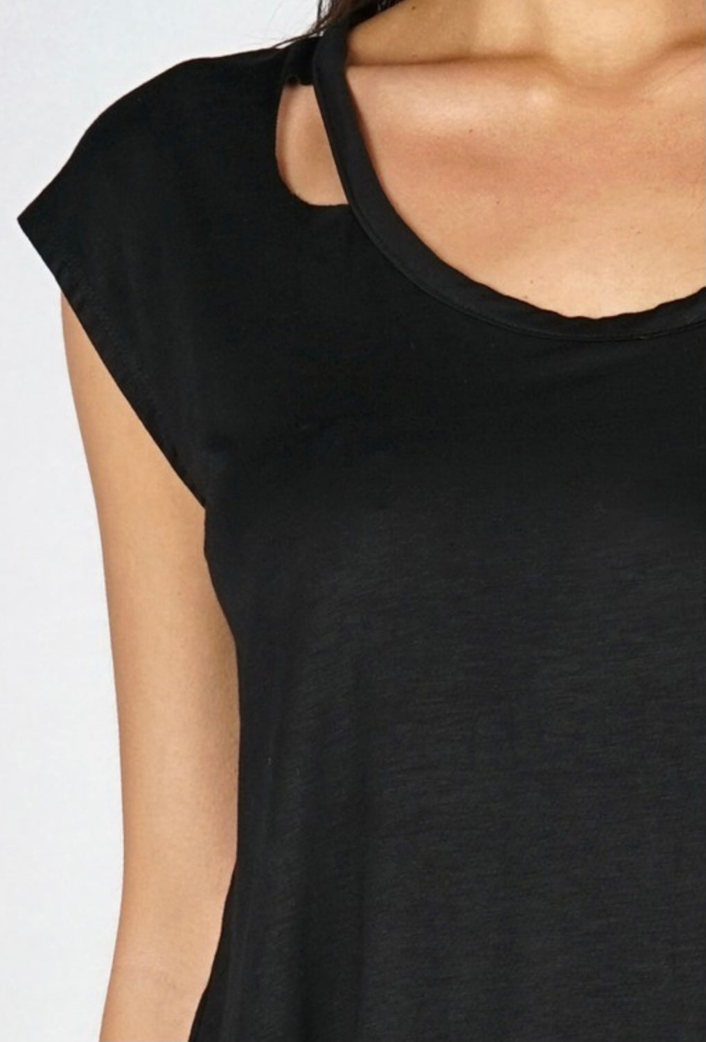 Onyx Tee